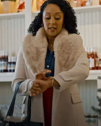 Tamera Mowry-Housley Scouting For Christmas 2024 Shearling.